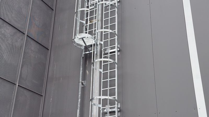 D4B00FE8 394D 43F0 A046 412E21158F4B