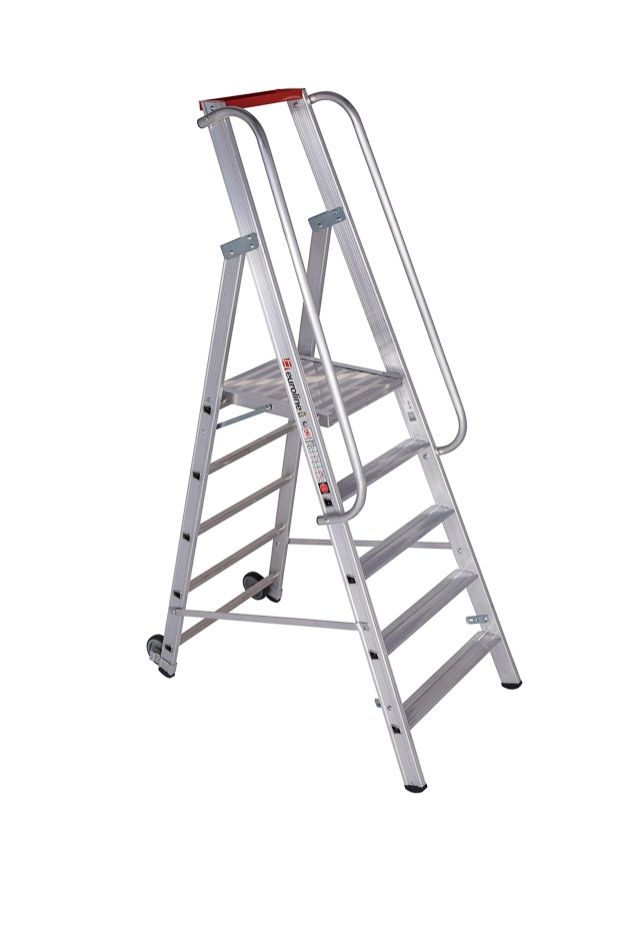 3267705 stehleiter von oben